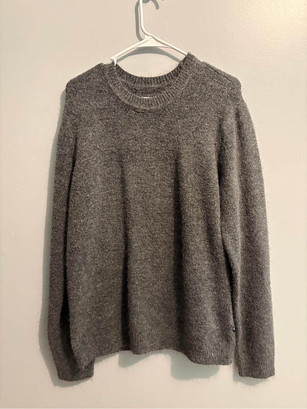GAP Men's Medium Heather Gray Fuzzy Crewneck Sweater Super Soft Oversized Relaxe